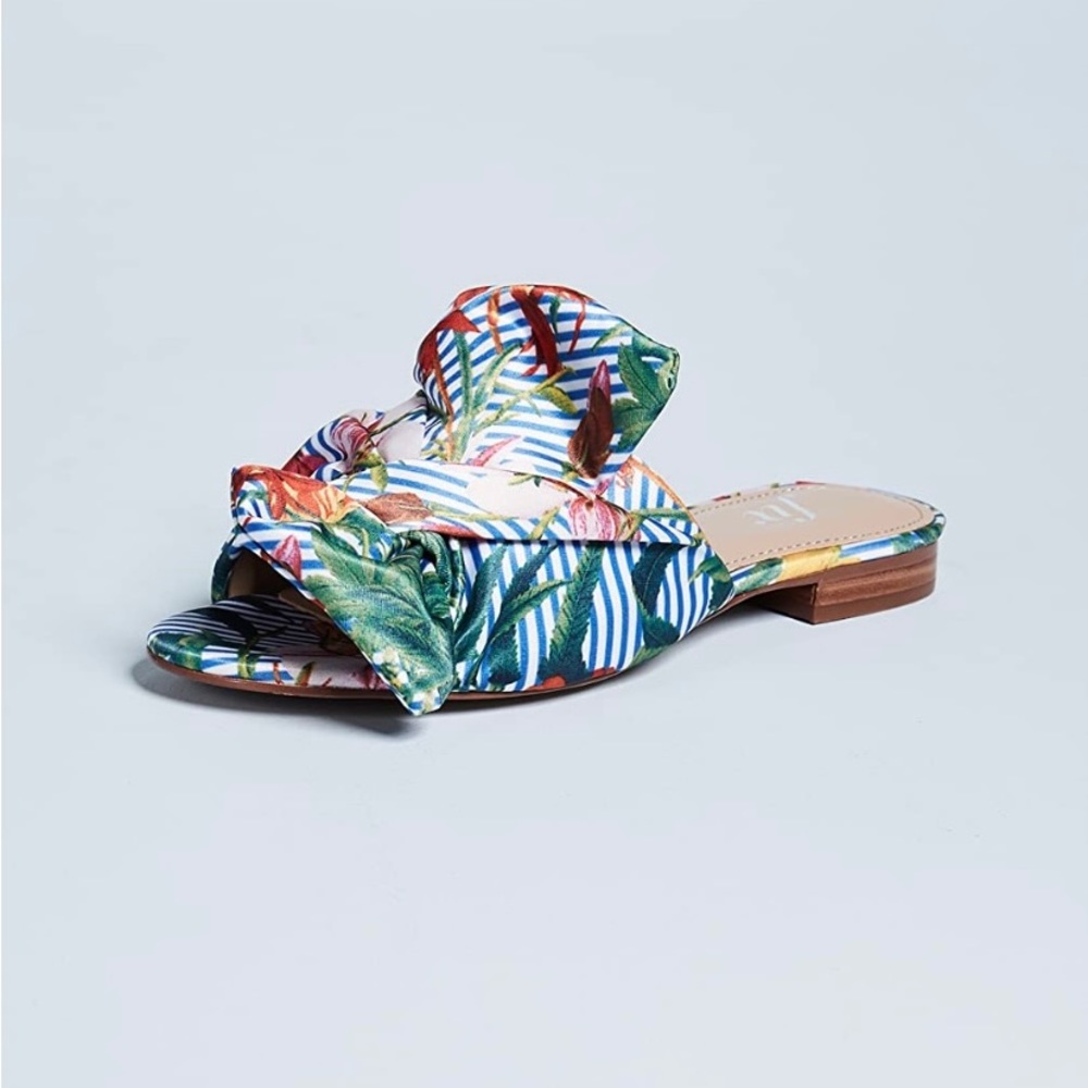 FIX sandals. NWT. Satin Fabric. Size 8.5z. Floral print.